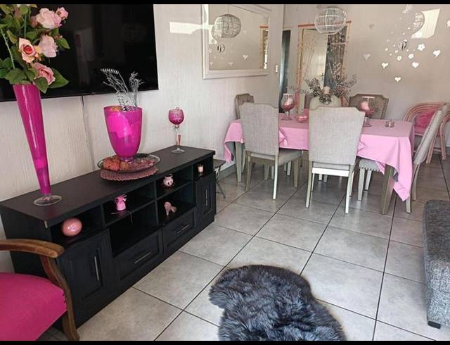 2 BEDROOM TOWNHOUSE FOR SALE IN ARBORETUM